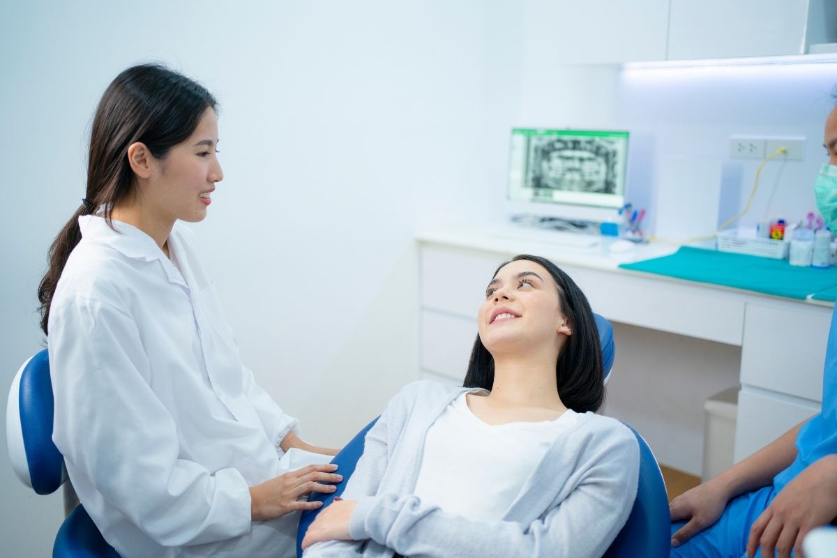 dentist with patients